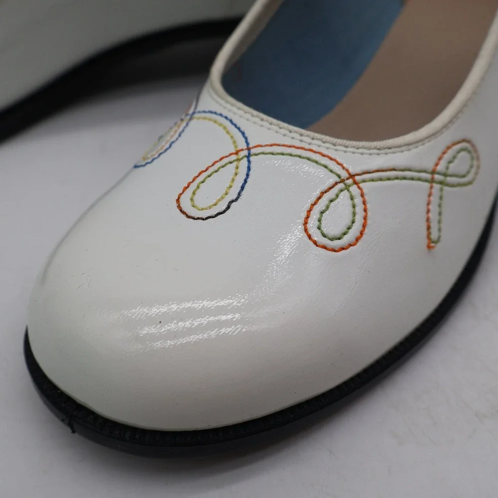 Right Step Mary Jane Girls Size 3.5M Vintage White Rainbow Embroidery Dress Shoe